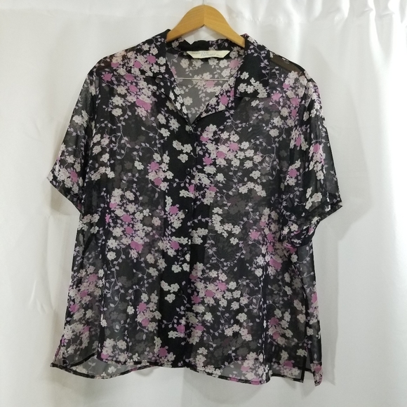 Chic Black and Pink Semi Sheer Blouse with Floral Design Size 2x - Picture 8 of 9
